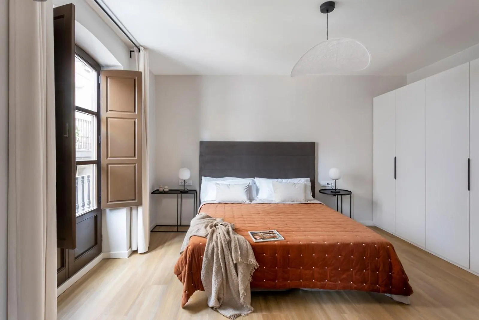 Serra House Premium Apartments Barcelona 0*,  Spanyolország